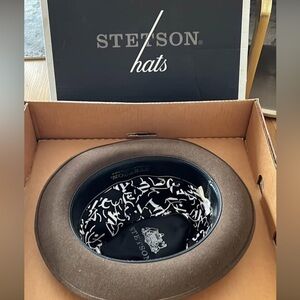 Exclusive Vintage Stetson Saks Fith Ave Felt Hat - Sz 7  3/8th